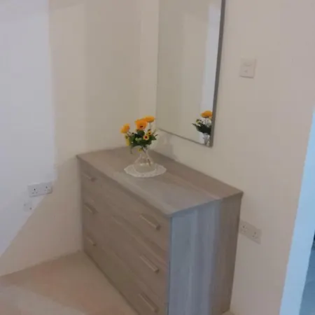 Lägenhet Two Bedroom Marsaskala *
